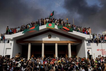 Bangladés disuelve el Parlamento y da vía libre a la formación de un Gobierno interino