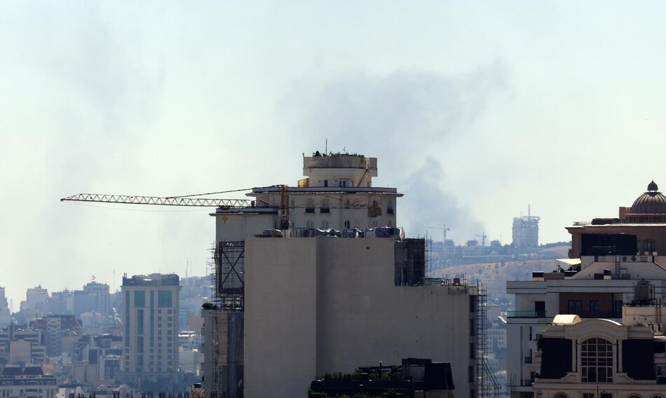 Israel vuelve a atacar Teherán tras ordenar la evacuación de parte de la capital iraní