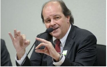Policía brasileña detiene a exdirector de Petrobras por caso de corrupción