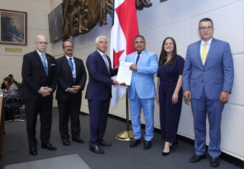 Cortizo presenta un proyecto de ley para blindar a 48 mil funcionarios, cuando faltan 10 meses para el cambio de gobierno