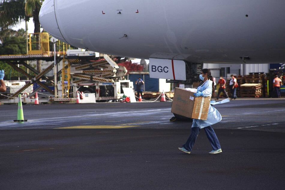 La remota isla de Pascua comienza con 1.200 dosis la vacunación contra la Covid-19