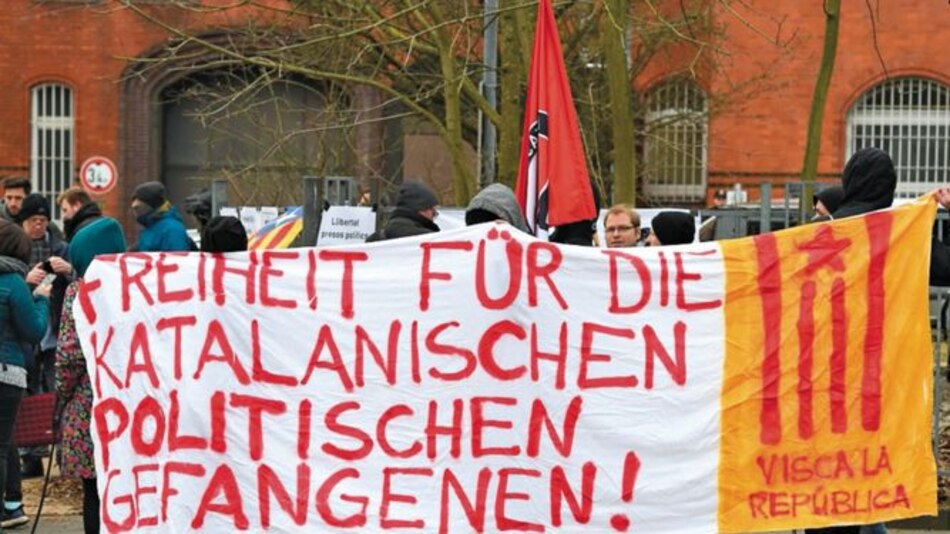 Puigdemont seguirá detenido en una cárcel alemana