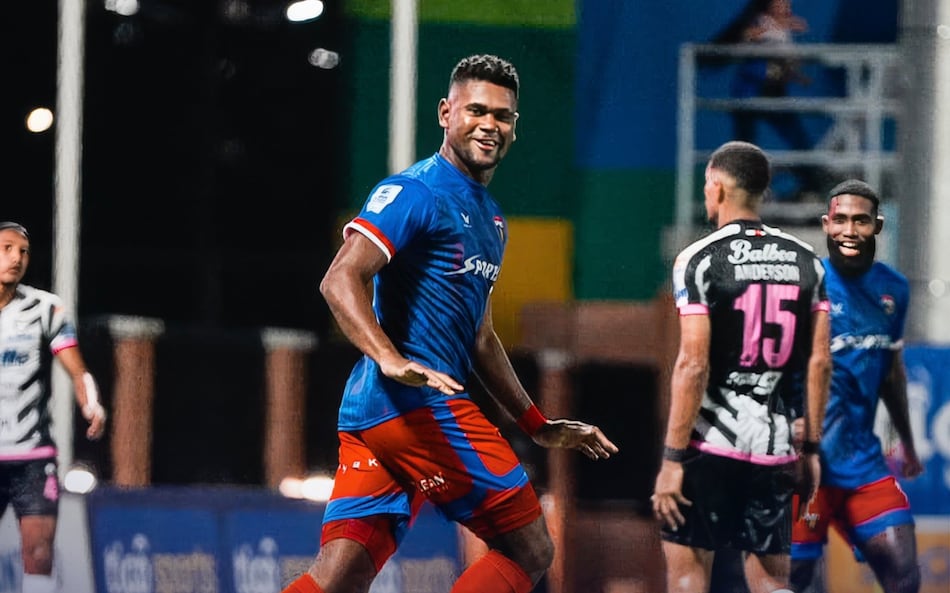 Jorlian Sánchez tuvo una noche mágica con el hat-trick y Plaza Amador se llevó el Clásico Nacional