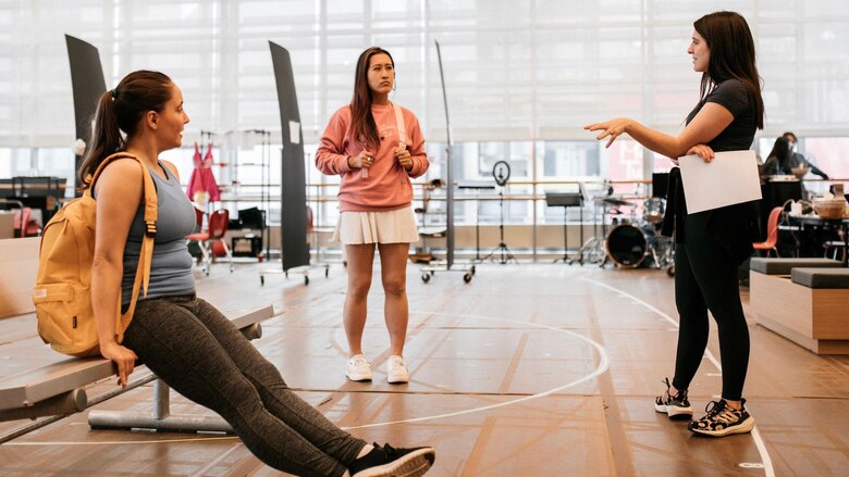 Sammi y Safi, la historia de amor entre un musulmán y una judía que se gestó mientras rescataban personas de las manos del Talibán