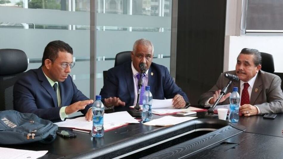 Prohíjan anteproyecto que permitirá que más escuelas particulares reciban beca universal