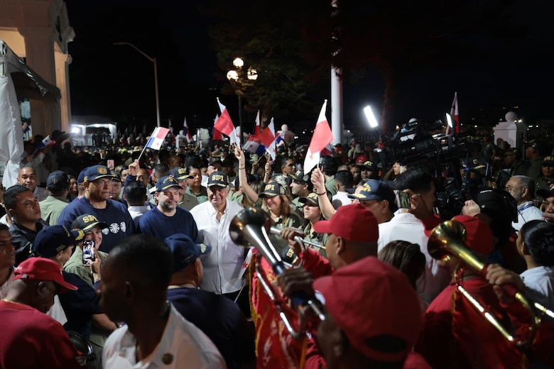 Con dianas al amanecer, Panamá inicia las Fiestas Patrias 2025