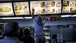 Furor por escasez de papas fritas en McDonald's de Venezuela