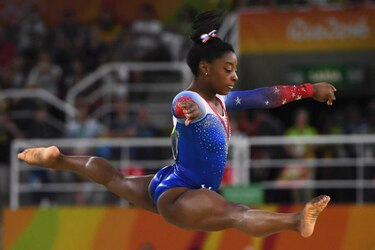 Biles, abanderada de Estados Unidos en la ceremonia de clausura