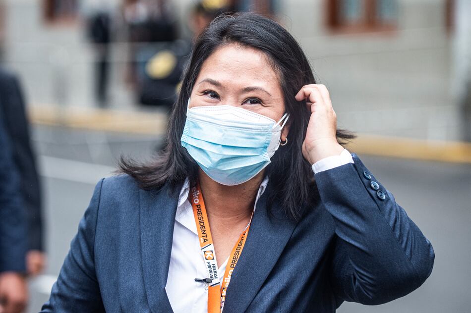 Líder opositora Keiko Fujimori apoya moción para destituir a presidente de Perú