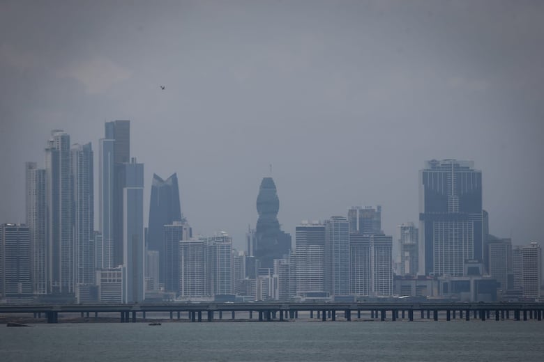 Fitch: Panamá pierde grado de inversión; el MEF eleva su protesta