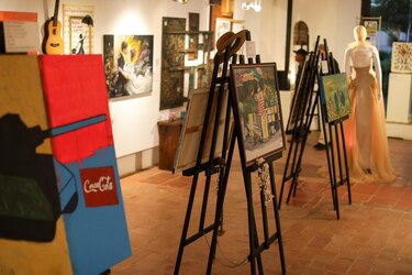 ‘Sentidos’: una exposición inclusiva y sensorial abre sus puertas en la Galería Juan Manuel Cedeño