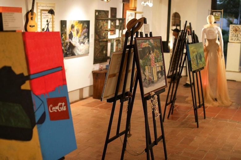 ‘Sentidos’: una exposición inclusiva y sensorial abre sus puertas en la Galería Juan Manuel Cedeño