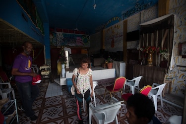 Cuando la iglesia llena el vacío que deja el Estado; la redención con ‘Biblia’ y alabanza