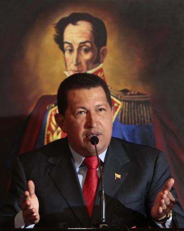 Armas Marcelo se expone a las iras de Hugo Chávez con su nueva novela