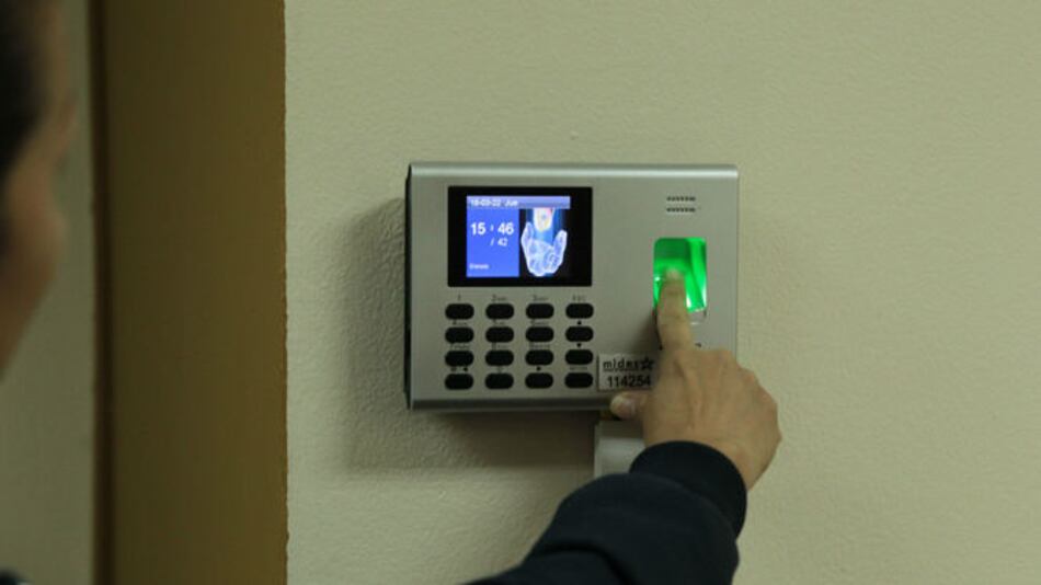 Por ley, cargos públicos irán a concurso