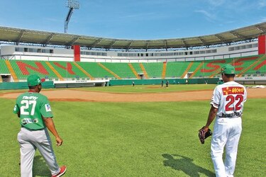 La voz del ‘play ball’ vuelve hoy al estadio Kenny Serracín