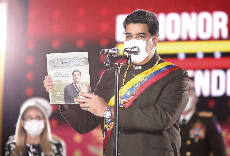 Racionamiento de gasolina hunde aún más a Venezuela