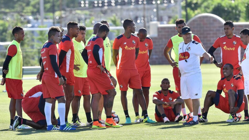 Bolillo apuesta a la dupla Tejada-Nurse para vencer a Chile