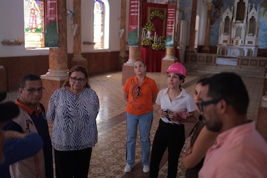 Iglesia de San Atanasio, en La Villa: retiran piezas en riesgo tras el terremoto