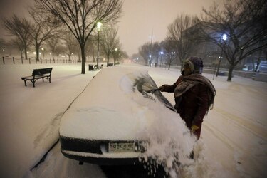 La potente tormenta 'Snowzilla' sepulta al este de EU bajo la nieve