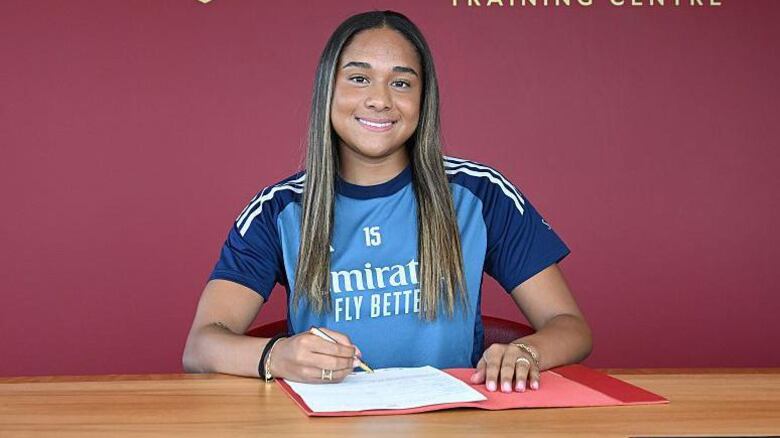 Quién es Olivia Smith, la futbolista ‘más cara’ de la historia; cómo se compara su récord con los de los futbolistas masculinos