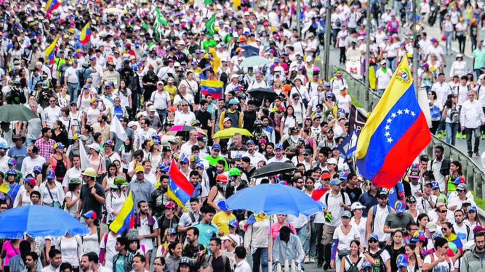 Frustran marcha hacia la Defensoría