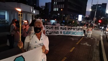 Realizan vigilia por la educación particular; piden al Gobierno apoyo de $80 por alumno