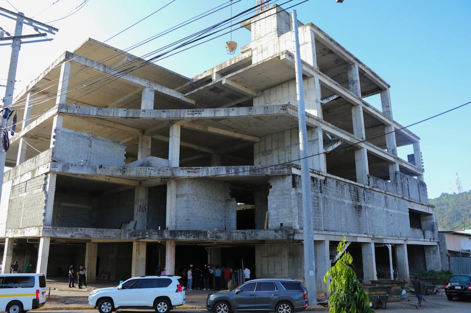 Desidia total: el Policentro de Curundú, 10 años sin terminar y en completo abandono