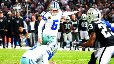 Cowboys, con vida tras balón suelto