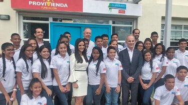 Grupo Provivienda beneficia a jóvenes de Panamá Este con el centro ¡Supérate!