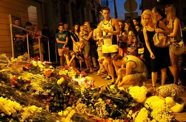 Malaysia Airlines precisa que 298 personas viajaban en el avión siniestrado