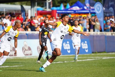 El goleador panameño Davis Contreras lleva su talento al Municipal