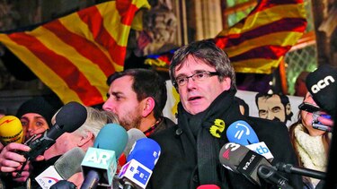 Proponen reforma para investir a Puigdemont