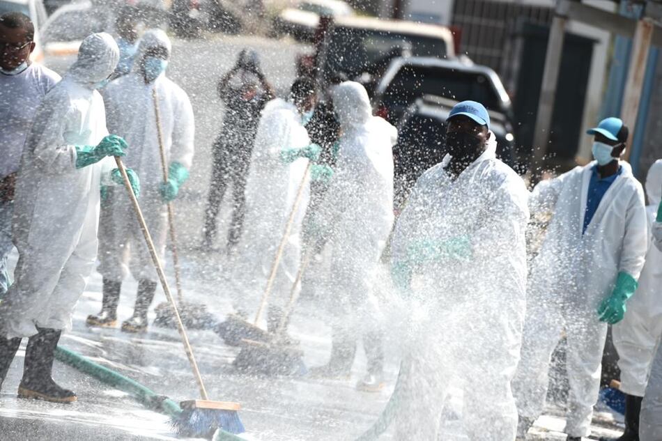 ‘Se debe asumir que el 50% de la población podría infectarse entre 2020-2021’: Sáez-Llorens