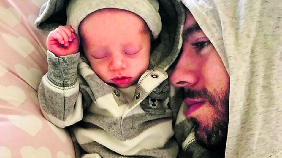 Iglesias y Kournikova publican fotos de sus mellizos