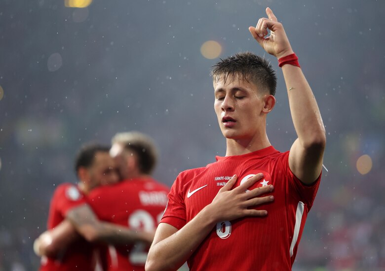 Los 16 supervivientes inician la pelea final por el trono de la Eurocopa