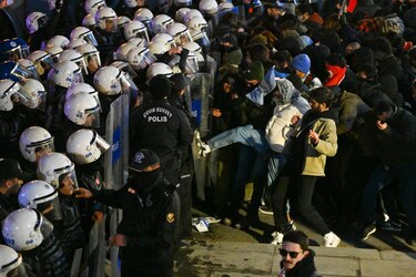 El detenido alcalde de Estambul llama a jueces y fiscales a resistir el control de Erdogan