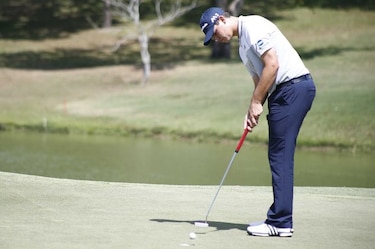 Un arranque parejo en certamen internacional de golf