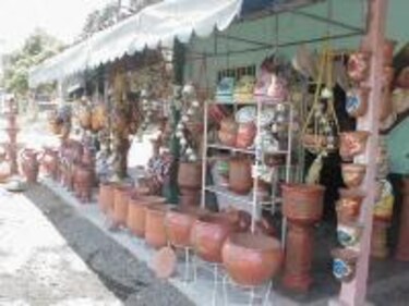 En La Arena: artesanías y pan del bueno