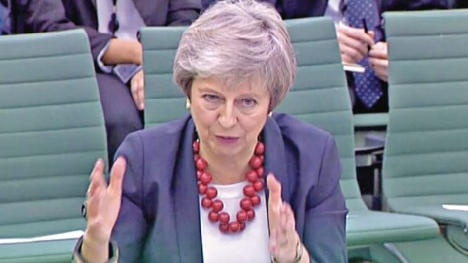 May dice que está centrada en el ‘brexit’; no hay plan B