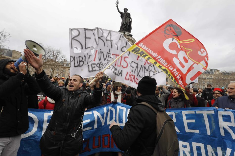 Varios miles de manifestantes contra la reforma de las pensiones en París