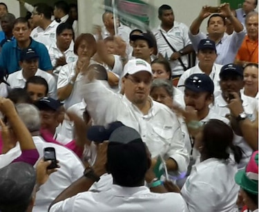 Arias evalúa opciones para elegir a su compañero de fórmula