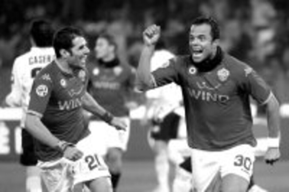 Brasileño Mancini le da el triunfo a la Roma en el Olímpico