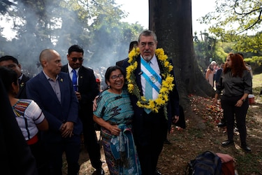 El presidente de Guatemala cita a la fiscal general que intentó evitar su investidura