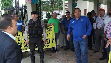 Transportistas protestan en la Gobernación de Chiriquí