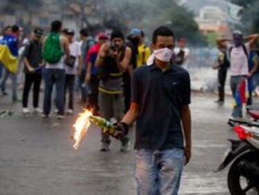 Venezuela: Congresista implica a 11 personas en complot