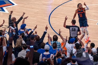 Los Knicks ganan contra viento y marea