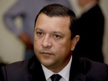 Director del IMA admite que ha contratado a familiares y allegados