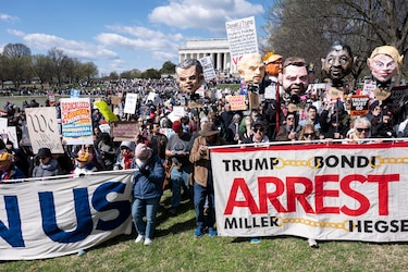 Comienzan las mayores protestas de 'No Kings' contra Trump, la guerra en Irán y el ICE
