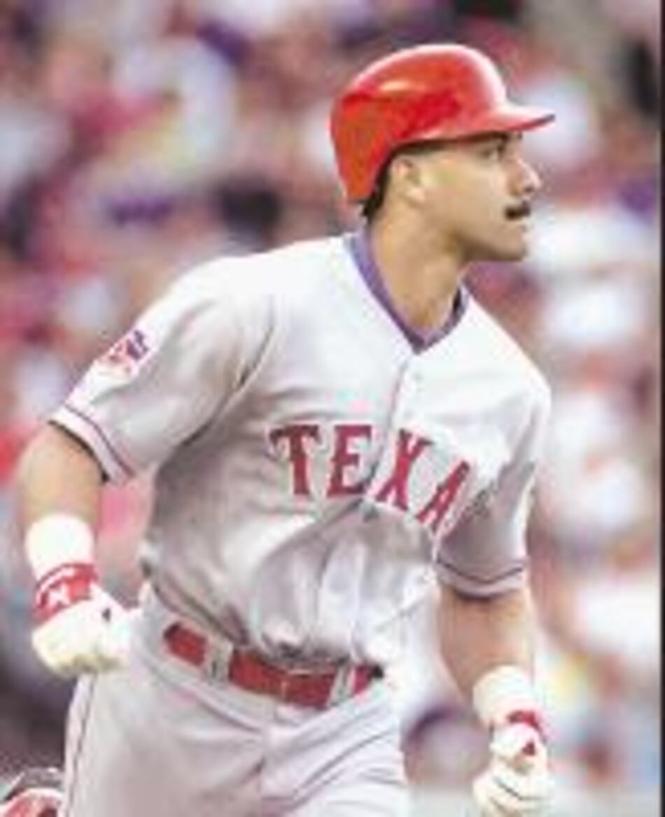 Hart habla con agente por Igor